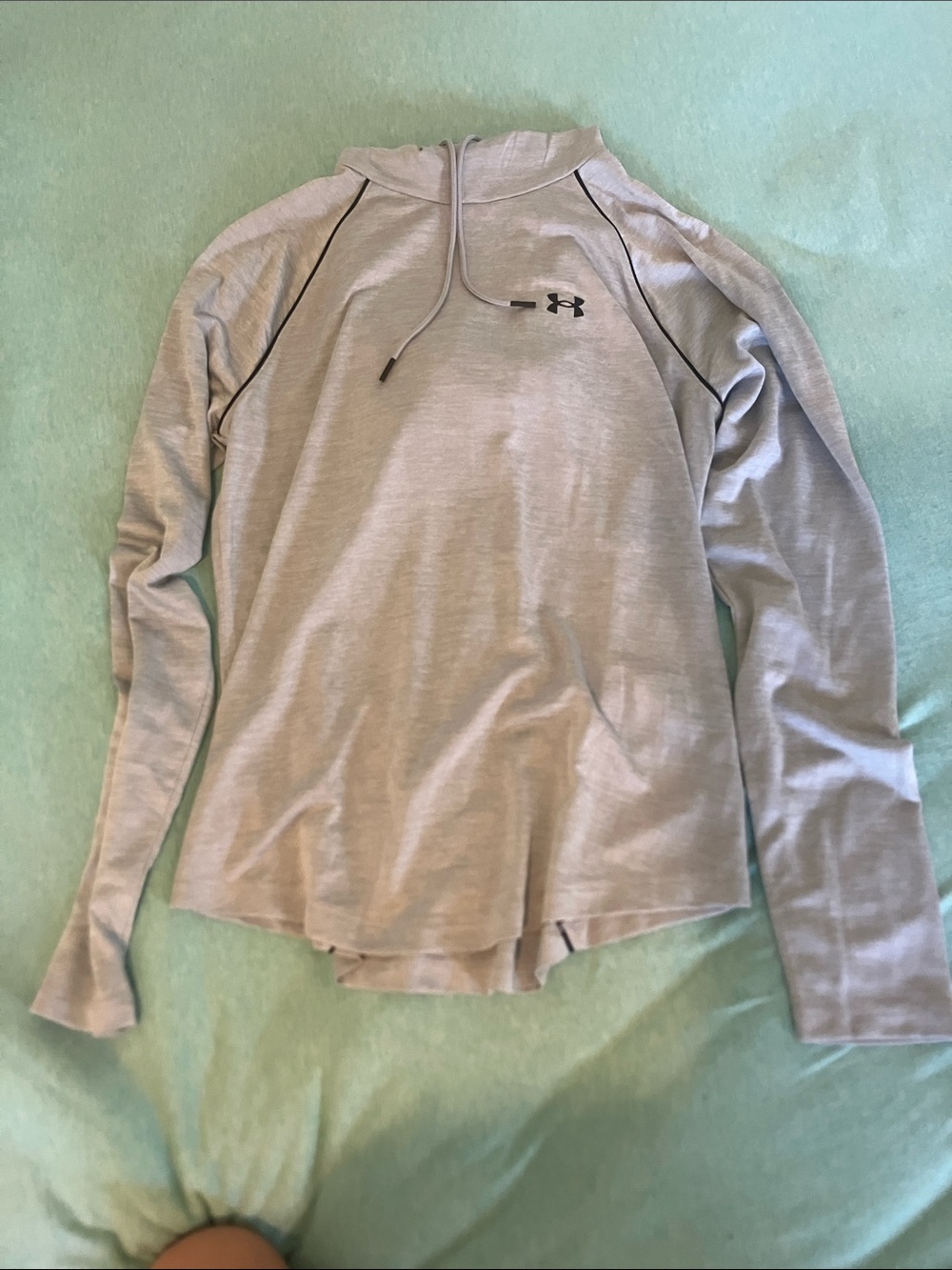 Under Armour Women's Light Heather Gray Hooded Long Sleeve Pullover